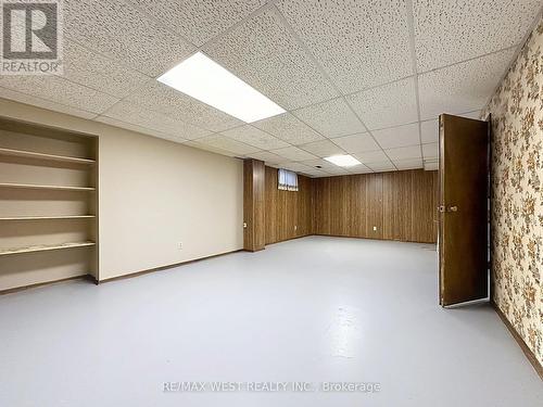 20 Foxwood Grove, Toronto, ON - Indoor