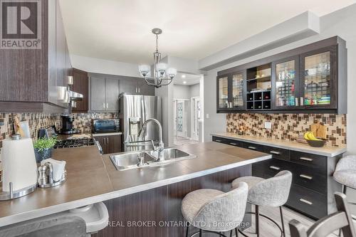 85 Laurier Avenue, Richmond Hill, ON - Indoor Photo Showing Kitchen With Double Sink