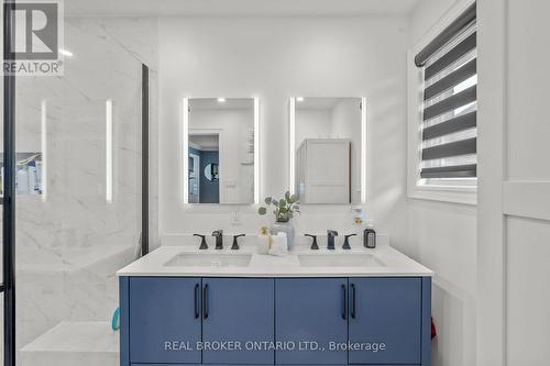 85 Laurier Avenue, Richmond Hill, ON - Indoor Photo Showing Bathroom