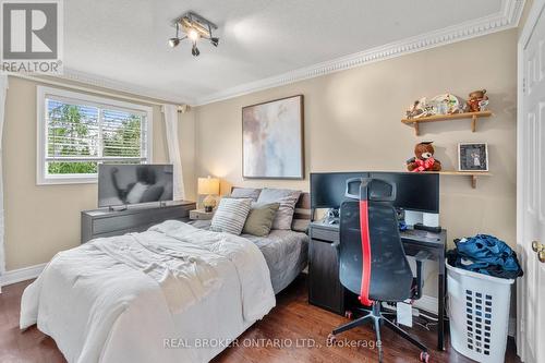 85 Laurier Avenue, Richmond Hill, ON - Indoor Photo Showing Bedroom