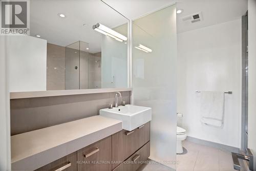401 - 170 Avenue Road, Toronto, ON - Indoor Photo Showing Bathroom
