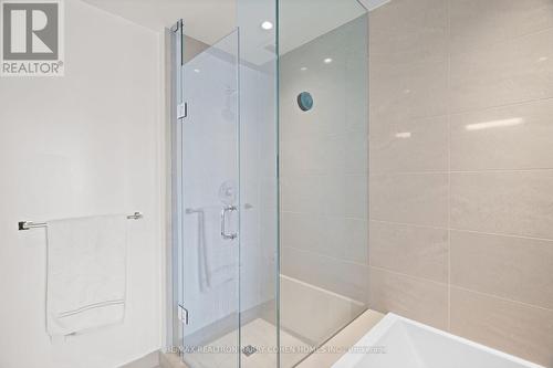 401 - 170 Avenue Road, Toronto, ON - Indoor Photo Showing Bathroom