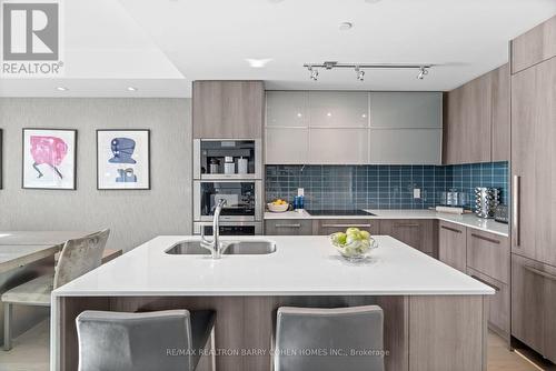401 - 170 Avenue Road, Toronto, ON - Indoor Photo Showing Kitchen With Stainless Steel Kitchen With Double Sink With Upgraded Kitchen