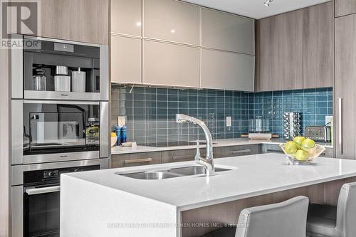 401 - 170 Avenue Road, Toronto, ON - Indoor Photo Showing Kitchen With Double Sink With Upgraded Kitchen