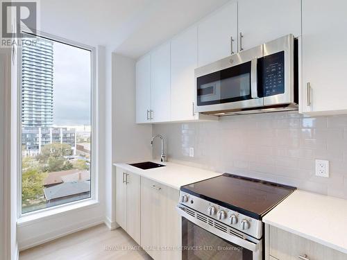 614 - 1195 The Queensway, Toronto, ON - Indoor Photo Showing Kitchen