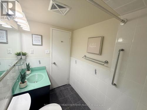 704 - 1338 York Mills Road, Toronto, ON - Indoor Photo Showing Bathroom