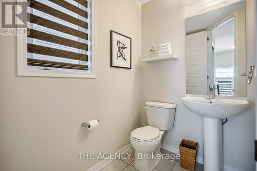 36 Maclachlan Avenue, Haldimand, ON - Indoor Photo Showing Bathroom