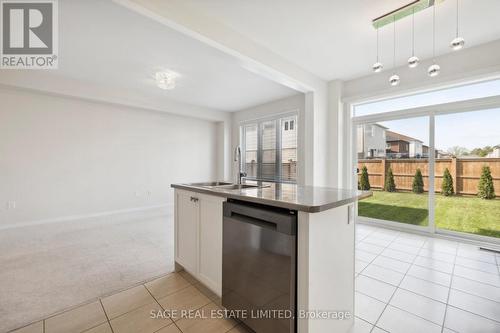 5 Legacy Lane, Thorold, ON - Indoor Photo Showing Kitchen With Double Sink