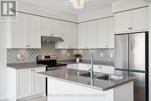 5 Legacy Lane, Thorold, ON - Indoor Photo Showing Kitchen With Double Sink With Upgraded Kitchen