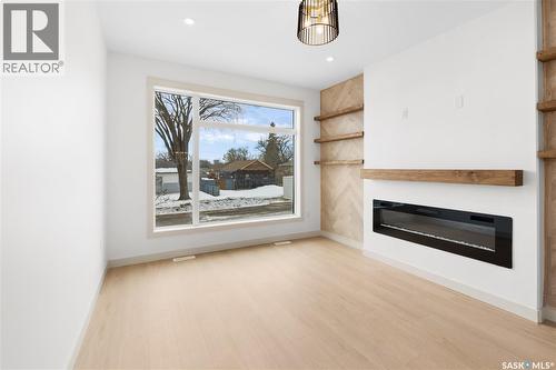 426 Empress Street, Saskatoon, SK - Indoor Photo Showing Living Room With Fireplace