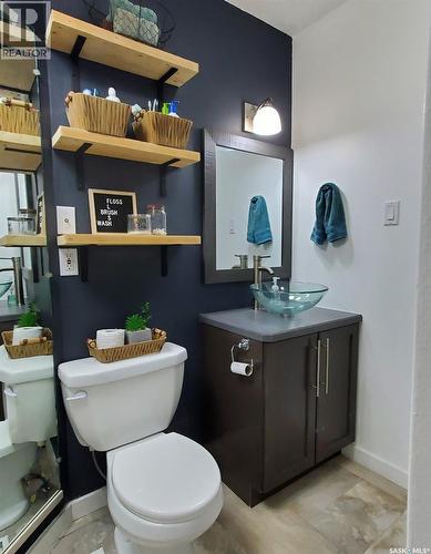 318 Aldridge Street, Bienfait, SK - Indoor Photo Showing Bathroom