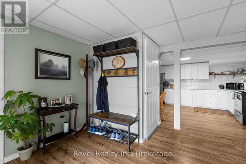 lower level foyer - 210 Burnett'S Road, Mckellar, ON - Indoor