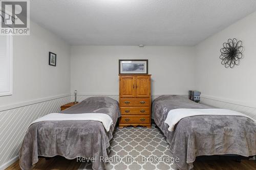 lower level bedroom - 210 Burnett'S Road, Mckellar, ON - Indoor Photo Showing Bedroom