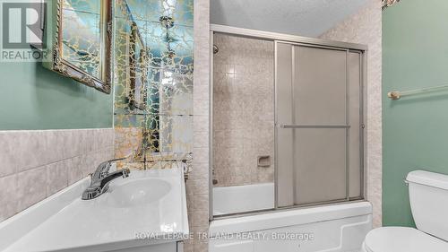 50 Glass Avenue, London East (East N), ON - Indoor Photo Showing Bathroom