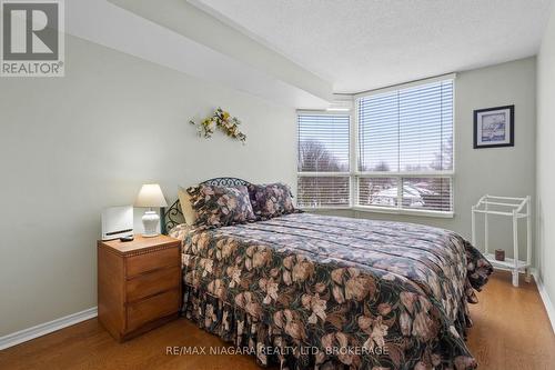 402 - 5100 Dorchester Road, Niagara Falls (Morrison), ON - Indoor Photo Showing Bedroom