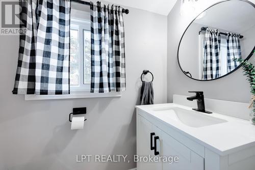 34 Cedar Creek Road, Springwater, ON -  Photo Showing Bathroom