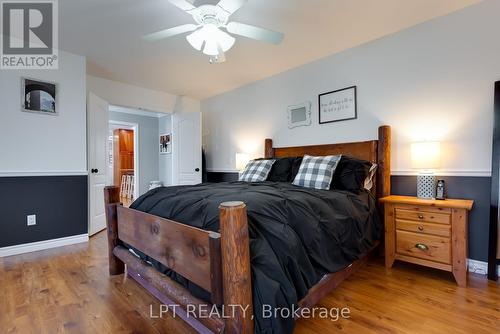 34 Cedar Creek Road, Springwater, ON - Indoor Photo Showing Bedroom