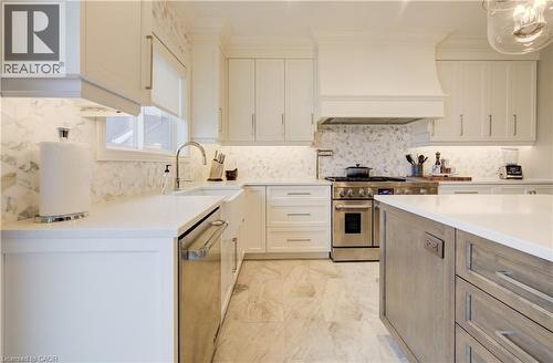 24 Festival Way, Binbrook, ON - Indoor Photo Showing Kitchen With Upgraded Kitchen