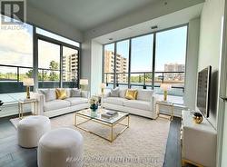 402 - 370 MARTHA STREET  Burlington, ON L7R 0G9