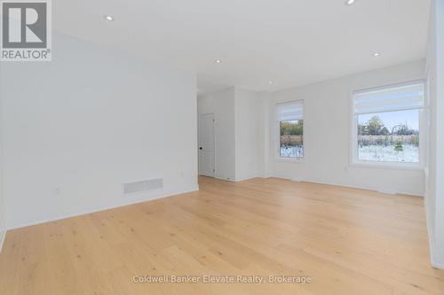 72 Windtree Way, Halton Hills, ON - Indoor Photo Showing Other Room