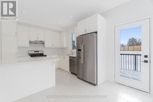 72 Windtree Way, Halton Hills, ON - Indoor Photo Showing Kitchen