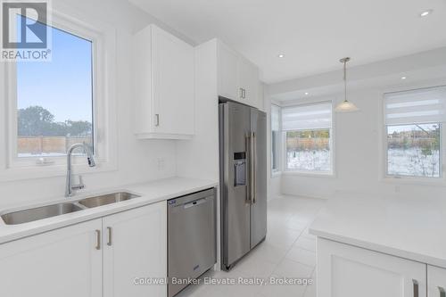 72 Windtree Way, Halton Hills, ON - Indoor Photo Showing Kitchen With Double Sink