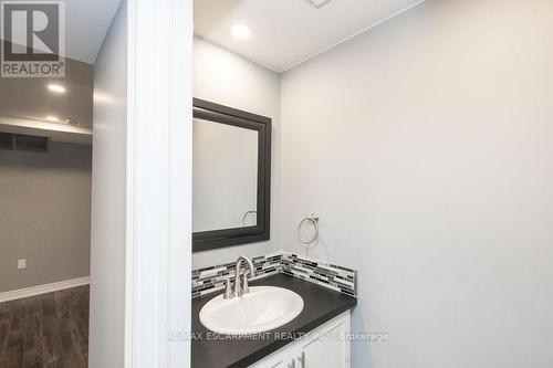 85 Chamomile Drive, Hamilton, ON - Indoor Photo Showing Bathroom