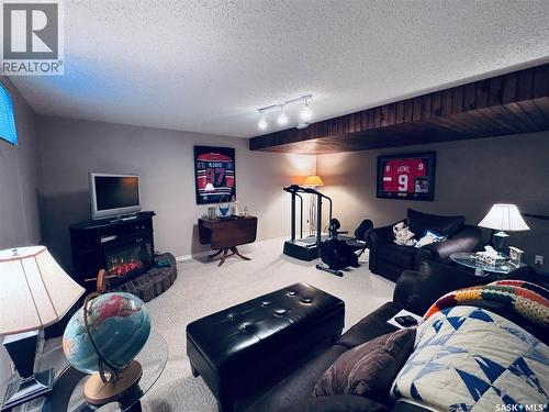 403 8Th Avenue W, Biggar, SK - Indoor