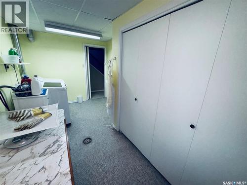 403 8Th Avenue W, Biggar, SK - Indoor