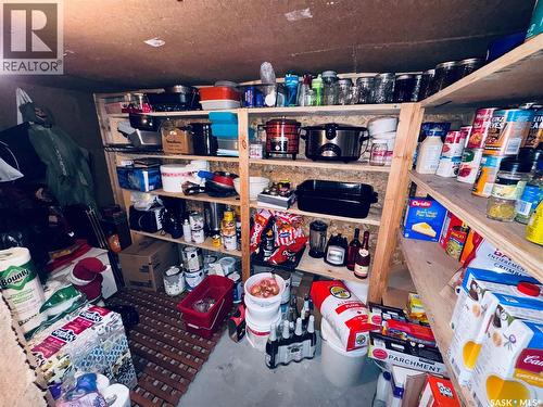 403 8Th Avenue W, Biggar, SK - Indoor With Storage