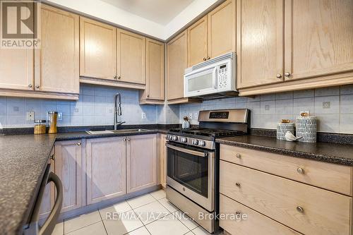 102 - 375 Lakebreeze Drive, Clarington (Newcastle), ON - Indoor Photo Showing Kitchen