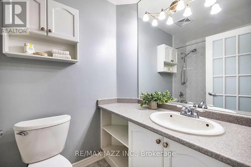 102 - 375 Lakebreeze Drive, Clarington (Newcastle), ON - Indoor Photo Showing Bathroom