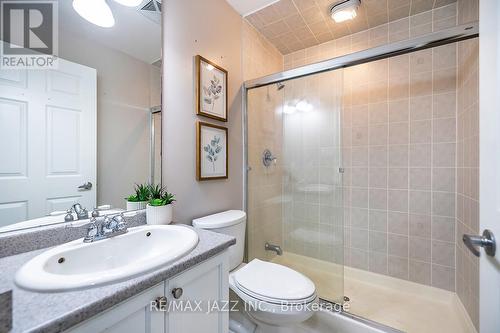 102 - 375 Lakebreeze Drive, Clarington (Newcastle), ON - Indoor Photo Showing Bathroom