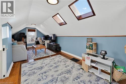 207 Edgemont Street S, Hamilton, ON - Indoor