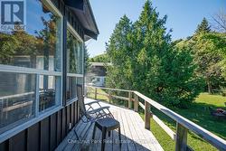 Great entertaining deck with lots of sunshine - 