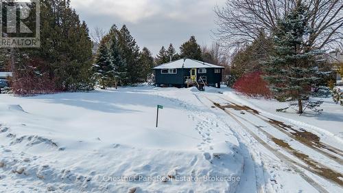 Plenty of parking for 6+ cars - 158 Wensley Drive, Blue Mountains, ON - Outdoor