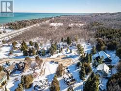 Walk to the Georgian Trail and close to the Bay - 