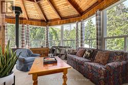 Unique floor plan with views out back and side - 