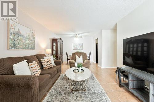 104 - 729 Deveron Crescent, London South (South T), ON - Indoor Photo Showing Living Room