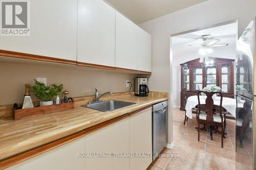 104 - 729 Deveron Crescent, London South (South T), ON - Indoor Photo Showing Kitchen