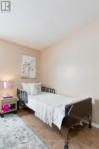 104 - 729 Deveron Crescent, London South (South T), ON - Indoor Photo Showing Bedroom