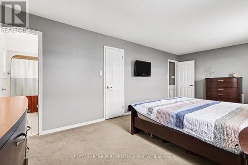1606 Westport Crescent, Ottawa, ON - Indoor Photo Showing Bedroom