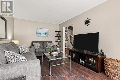 1606 Westport Crescent, Ottawa, ON - Indoor Photo Showing Living Room