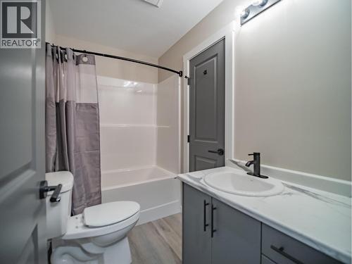 2255 Mctavish Road Unit# A Lot# Sl 2, Kamloops, BC - Indoor Photo Showing Bathroom
