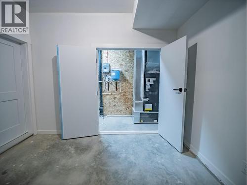 2255 Mctavish Road Unit# A Lot# Sl 2, Kamloops, BC - Indoor Photo Showing Other Room