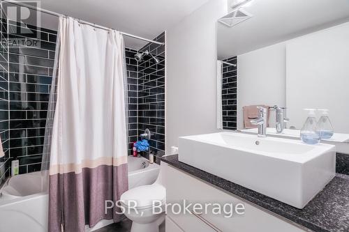 302N - 1169 Queen Street W, Toronto, ON - Indoor Photo Showing Bathroom