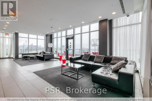 302N - 1169 Queen Street W, Toronto, ON - Indoor