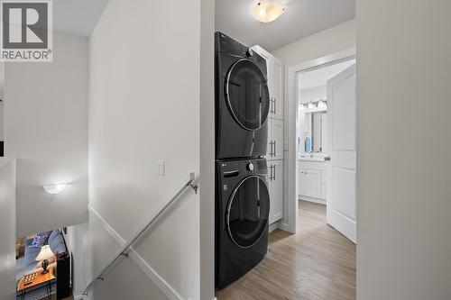 664 Muir Road, Kelowna, BC - Indoor Photo Showing Laundry Room