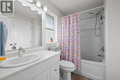 664 Muir Road, Kelowna, BC - Indoor Photo Showing Bathroom