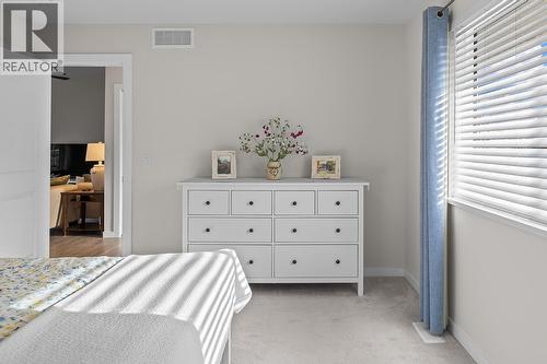 664 Muir Road, Kelowna, BC - Indoor Photo Showing Bedroom
